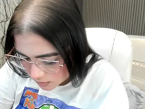 Snapshot of mady_musex chatting on 02/21/26, 03:51 mady musex online show from 02/21/26, 03:51