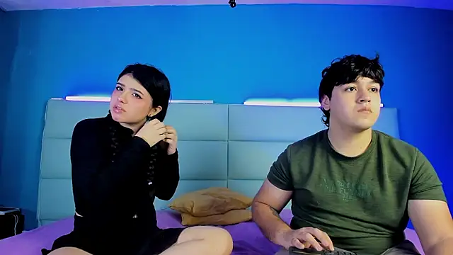 EmilyAndAndrew online show from 02/10/26, 03:43