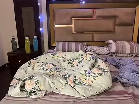 Snapshot of Hersheykaur chatting on 03/24/26, 08:03 Hersheykaur online show from 03/24/26, 08:03