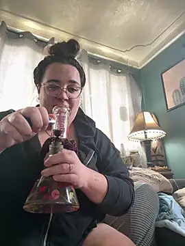 Snapshot of kayleighgirl chatting on 04/04/26, 12:13 kayleighgirl online show from 04/04/26, 12:13