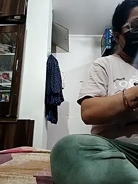 GangbangCouple online show from 02/21/26, 04:57