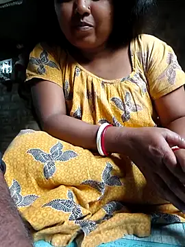 Snapshot of Puja_9999 chatting on 02/05/26, 10:53 Puja 9999 online show from 02/05/26, 10:53