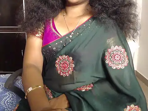 Snapshot of VixenNandhu chatting on 04/22/26, 07:04 VixenNandhu online show from 04/22/26, 07:04