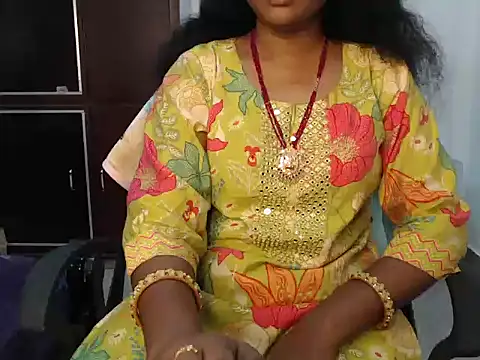 Snapshot of VixenNandhu chatting on 04/26/26, 12:36 VixenNandhu online show from 04/26/26, 12:36