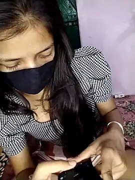 Snapshot of Naina-hott chatting on 03/19/26, 04:55 Naina-hott online show from 03/19/26, 04:55