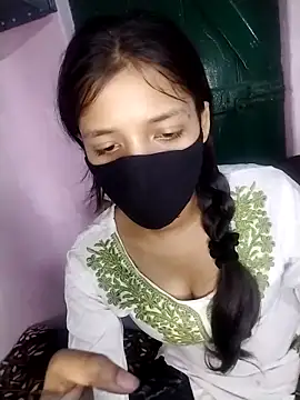 Snapshot of Naina-hott chatting on 04/18/26, 07:58 Naina-hott online show from 04/18/26, 07:58