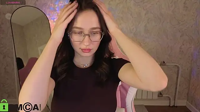 Snapshot of _Kiki_angel_ chatting on 02/15/26, 07:51 Kiki angel online show from 02/15/26, 07:51