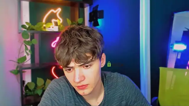 Snapshot of emil_lucky chatting on 04/02/26, 06:38 emil lucky online show from 04/02/26, 06:38