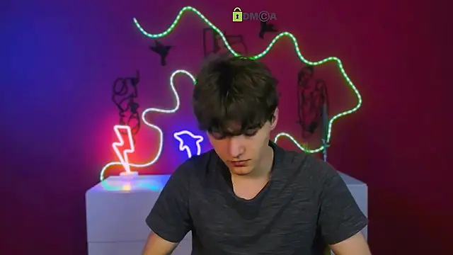 Snapshot of emil_lucky chatting on 04/22/26, 06:53 emil lucky online show from 04/22/26, 06:53