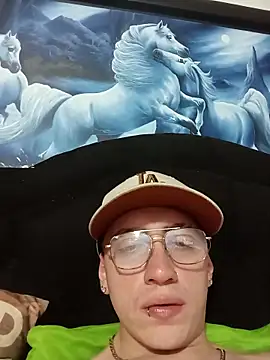 Snapshot of Emmanuel_Lust chatting on 02/11/26, 01:32 Emmanuel Lust online show from 02/11/26, 01:32