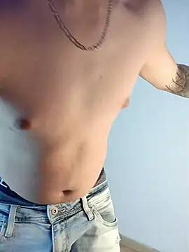 Snapshot of Emmanuel_Lust chatting on 02/13/26, 01:07 Emmanuel Lust online show from 02/13/26, 01:07