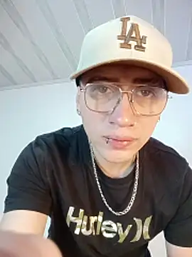 Snapshot of Emmanuel_Lust chatting on 02/18/26, 12:01 Emmanuel Lust online show from 02/18/26, 12:01