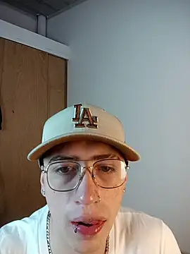 Snapshot of Emmanuel_Lust chatting on 02/20/26, 12:16 Emmanuel Lust online show from 02/20/26, 12:16