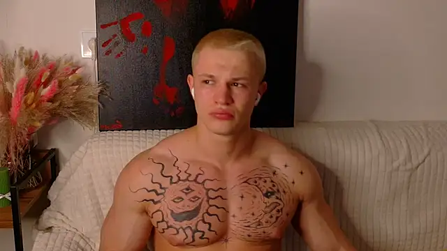 Snapshot of SterlingNoir chatting on 03/07/26, 09:23 SterlingNoir online show from 03/07/26, 09:23