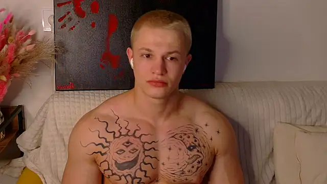 Snapshot of SterlingNoir chatting on 03/10/26, 08:14 SterlingNoir online show from 03/10/26, 08:14