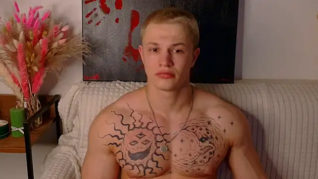 Snapshot of SterlingNoir chatting on 03/16/26, 09:08 SterlingNoir online show from 03/16/26, 09:08