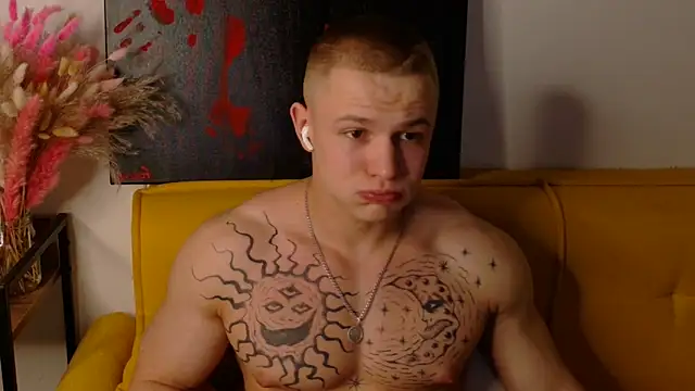 Snapshot of SterlingNoir chatting on 03/29/26, 09:37 SterlingNoir online show from 03/29/26, 09:37