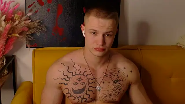 Snapshot of SterlingNoir chatting on 04/01/26, 10:18 SterlingNoir online show from 04/01/26, 10:18