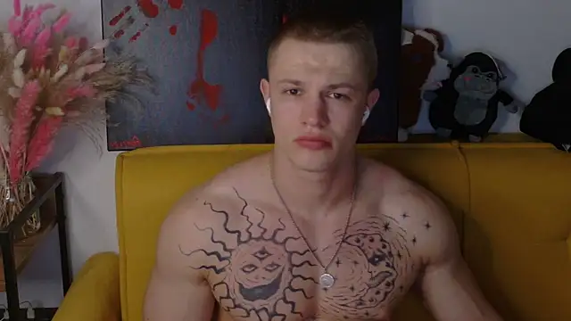 Snapshot of SterlingNoir chatting on 04/08/26, 09:04 SterlingNoir online show from 04/08/26, 09:04