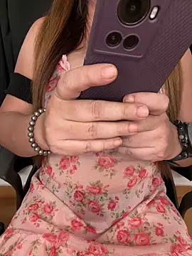 Snapshot of Shreenn chatting on 03/28/26, 05:34 Shreenn online show from 03/28/26, 05:34