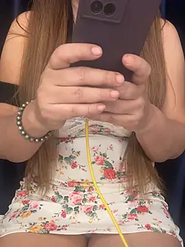 Snapshot of Shreenn chatting on 04/08/26, 07:08 Shreenn online show from 04/08/26, 07:08