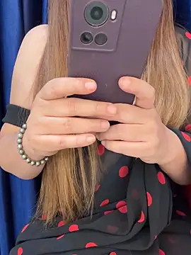 Snapshot of Shreenn chatting on 04/09/26, 05:29 Shreenn online show from 04/09/26, 05:29