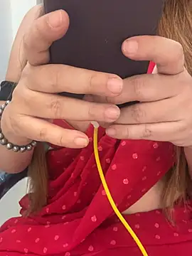 Snapshot of Shreenn chatting on 04/10/26, 06:01 Shreenn online show from 04/10/26, 06:01