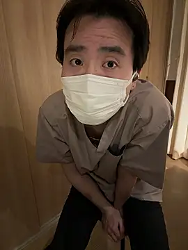 shizuku-kun211 online show from 04/08/26, 04:29