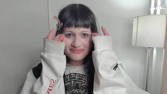 Snapshot of Maxi_mia_1 chatting on 02/09/26, 01:37 Maxi mia 1 online show from 02/09/26, 01:37