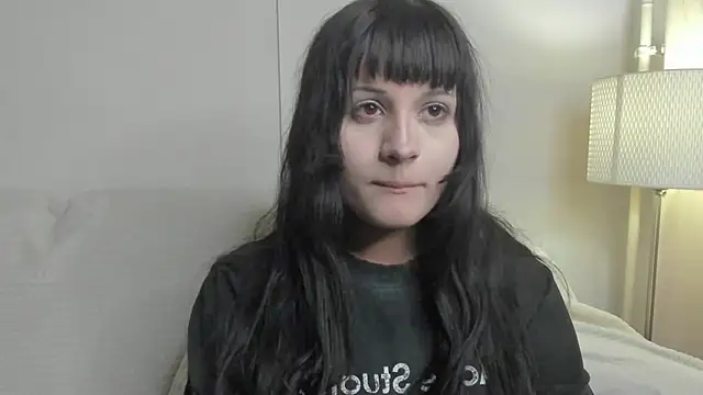 Snapshot of Maxi_mia_1 chatting on 02/16/26, 02:24 Maxi mia 1 online show from 02/16/26, 02:24