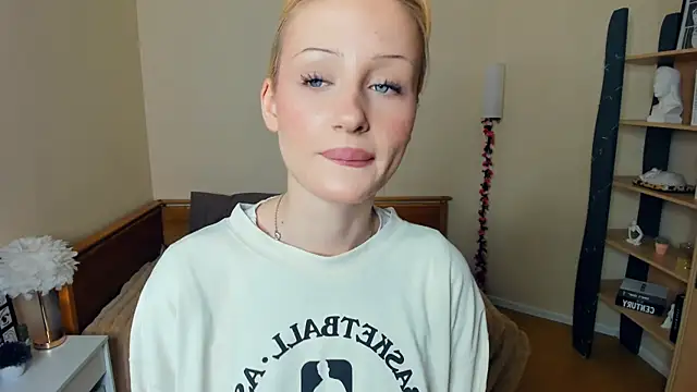 LolaStusse online show from 03/01/26, 07:54