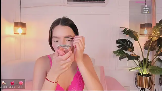 Nicole Whittee online show from 03/21/26, 08:01