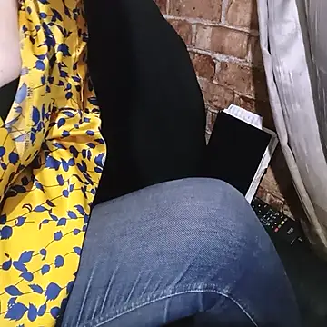 Snapshot of itismyhobby chatting on 11/14/25, 03:22 itismyhobby online show from 11/14/25, 03:22