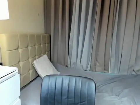 Snapshot of Janelaxx chatting on 02/25/26, 04:49 Janelaxx online show from 02/25/26, 04:49