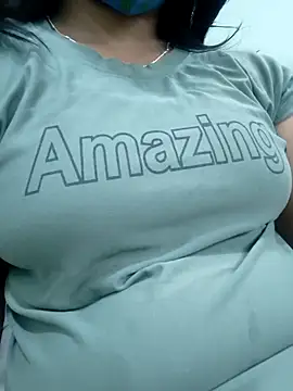 Snapshot of Fantasy_Queen94 chatting on 02/20/26, 06:30 Fantasy Queen94 online show from 02/20/26, 06:30