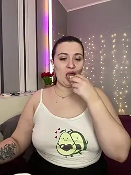 lipsi vikki online show from 02/18/26, 07:04