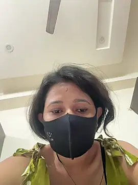 raavigirl online show from 02/28/26, 09:21