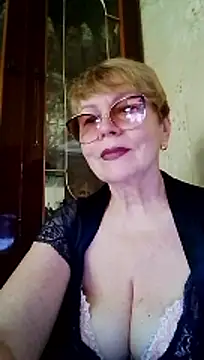 Snapshot of SophieBurns chatting on 07/14/26, 10:21 SophieBurns online show from 07/14/26, 10:21