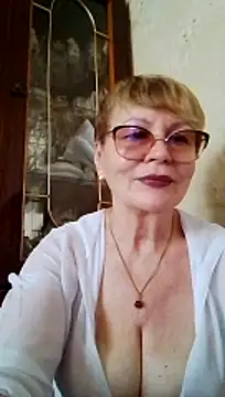 Snapshot of SophieBurns chatting on 07/17/26, 10:33 SophieBurns online show from 07/17/26, 10:33