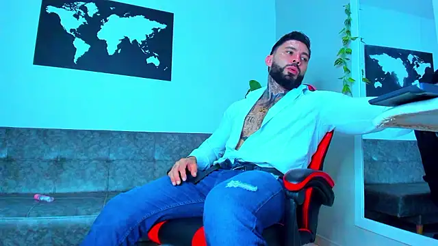 Snapshot of Alessrose chatting on 03/02/26, 08:37 Alessrose online show from 03/02/26, 08:37