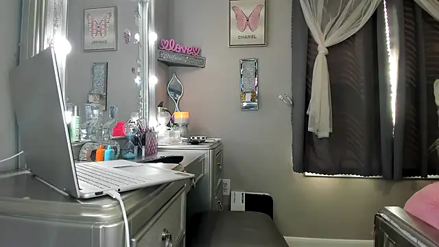 PrincessCutz1 online show from 03/18/26, 04:10