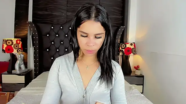 Snapshot of Makeyla_Fox_ chatting on 02/18/26, 01:29 Makeyla Fox online show from 02/18/26, 01:29