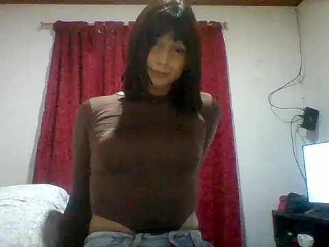 Snapshot of lucyscay_ chatting on 04/11/26, 02:38 lucyscay online show from 04/11/26, 02:38