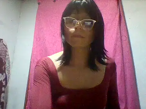 Snapshot of lucyscay_ chatting on 04/12/26, 03:22 lucyscay online show from 04/12/26, 03:22