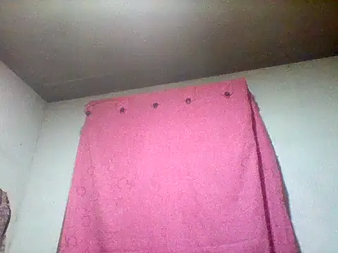 Snapshot of lucyscay_ chatting on 04/13/26, 07:36 lucyscay online show from 04/13/26, 07:36