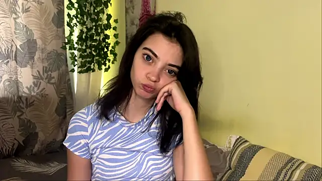 Snapshot of CassyVixen chatting on 07/04/26, 03:07 CassyVixen online show from 07/04/26, 03:07