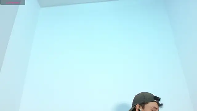 Snapshot of SkinnyDevil12 chatting on 02/14/26, 03:03 SkinnyDevil12 online show from 02/14/26, 03:03