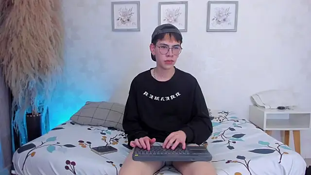 Snapshot of Demian_Hush chatting on 02/07/26, 07:17 Demian Hush online show from 02/07/26, 07:17