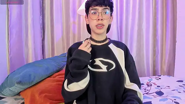 Demian Hush online show from 04/05/26, 03:58