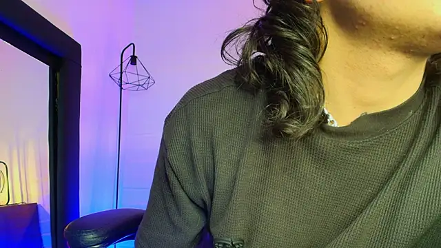 Snapshot of Axell_Kussh chatting on 03/21/26, 08:19 Axell Kussh online show from 03/21/26, 08:19